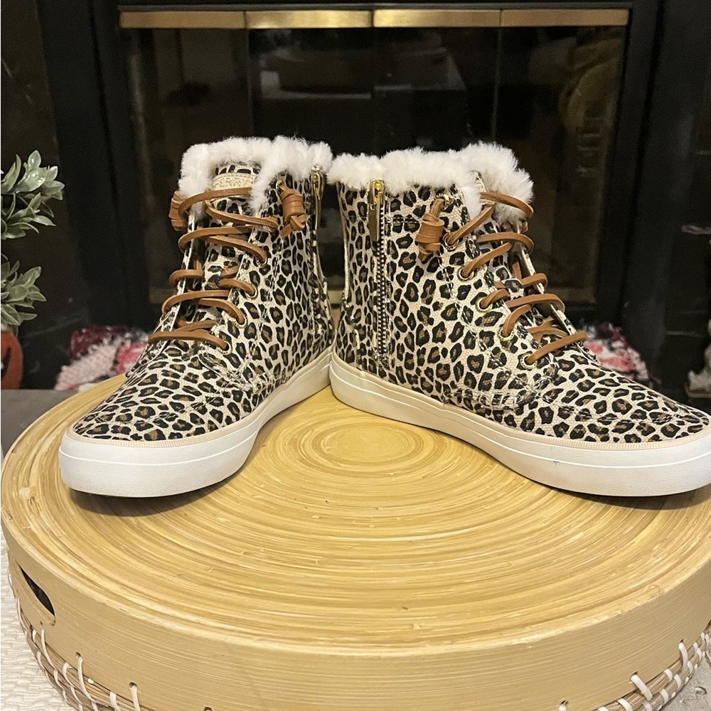 Sperry High Tops. Size 7 New Without Tags. - image 3